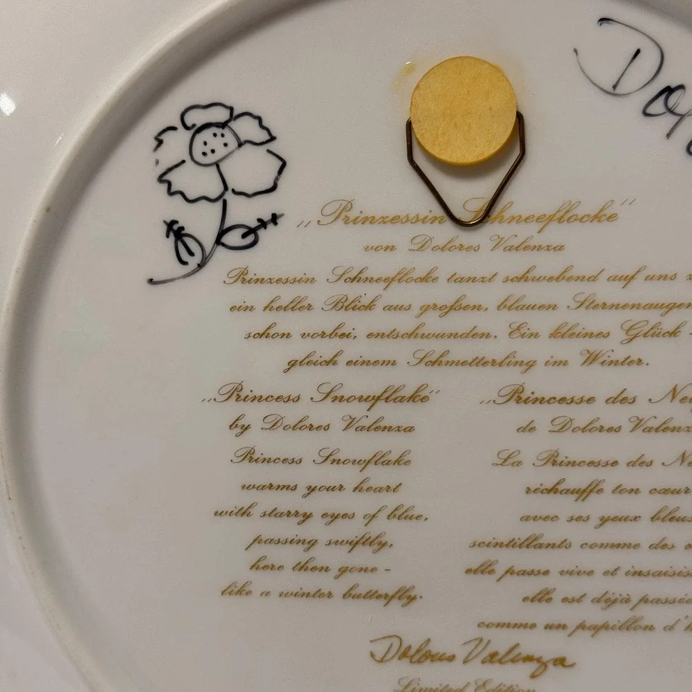 Hutschenreuther 1978 Princess Snowflake Plate Hand Signed Dolores‎ Valenza